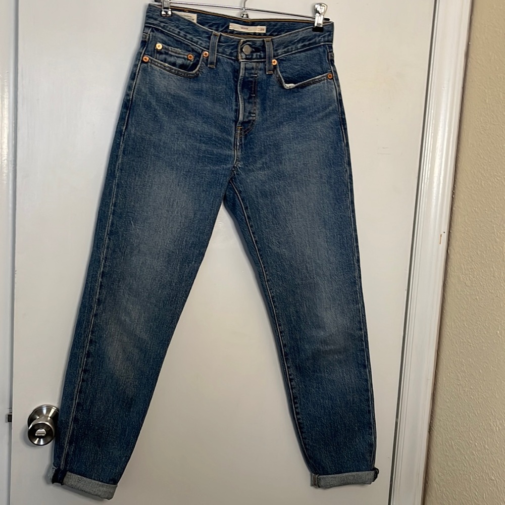Levis Wedgie Jean